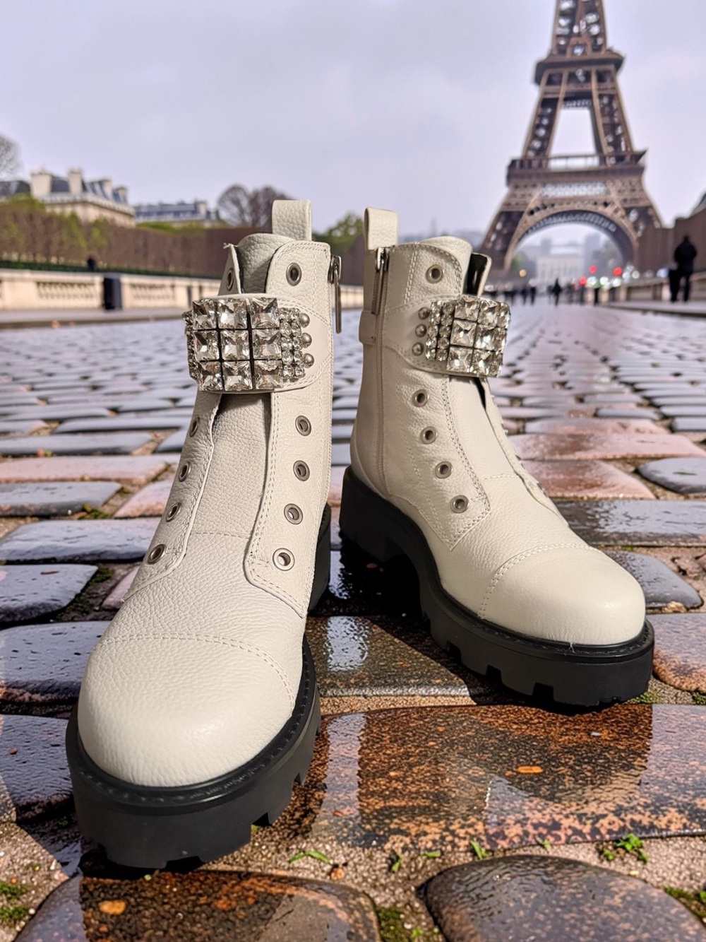 Karl Lagerfeld NWT Sz 6M Soft White Leather Studded Leather Ankle Boots (SH406)
